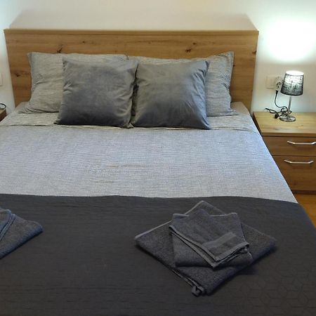 Apartment Uki Premantura Ngoại thất bức ảnh