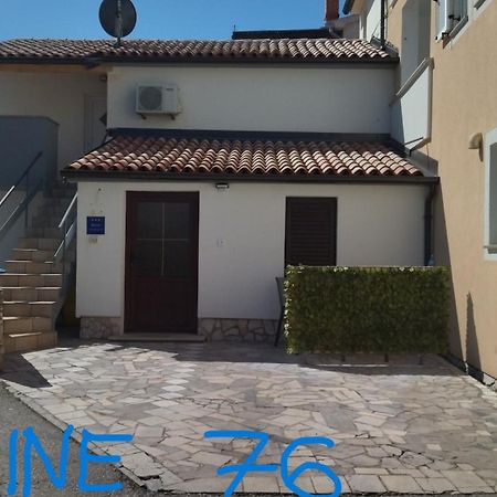 Apartment Uki Premantura Ngoại thất bức ảnh